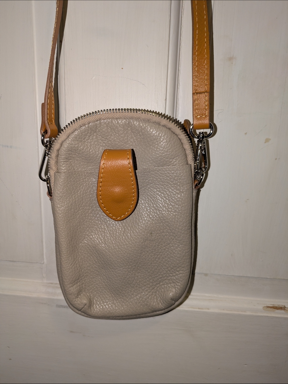 Women’s Two-Tone Crossbody Phone Bag - Cream with Tan Accent